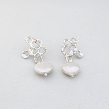 Pendientes inspirados en el Mediterráneo con perlas Biwa de forma irregular, joyería con significado